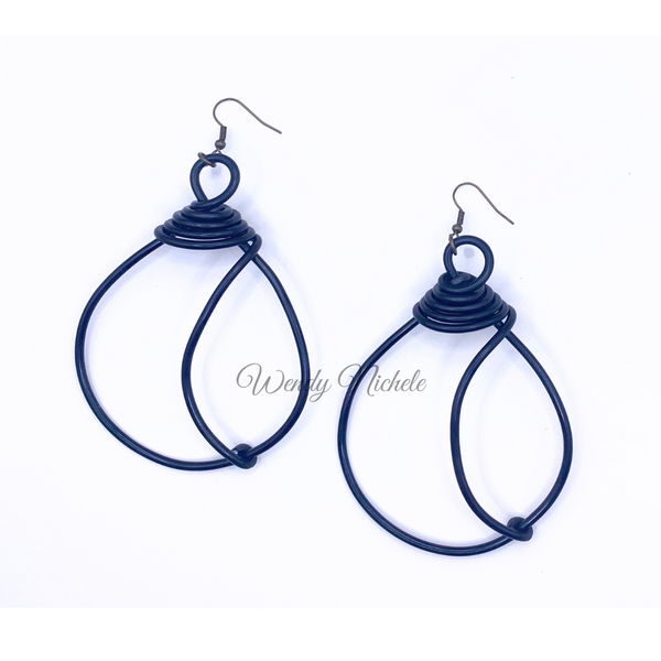 Tori Earrings (Black)
